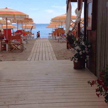 Hotel Lido Follonica Eksteriør billede